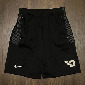 Nike University of Dayton Flyers Boy’s Basketball Shorts. Black, Size Medium